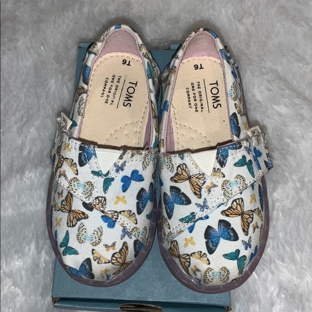 Toms
